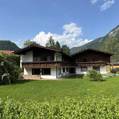 Günstiges Mehrfamilienhaus mit 4 Wohnungen