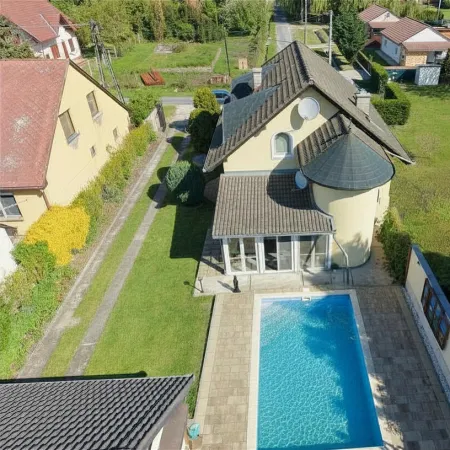 Haus mit Pool in Ungarn